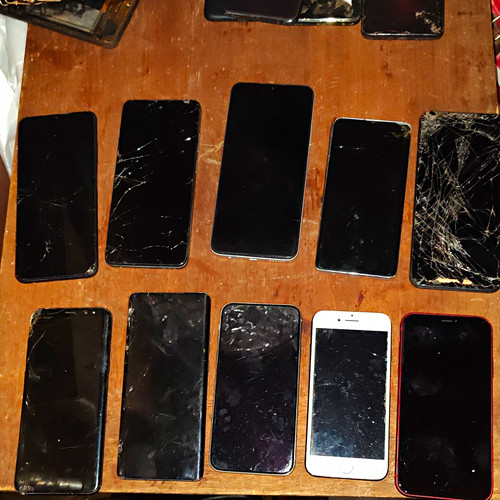 Apple iphone mixed lot 9 - apple, of